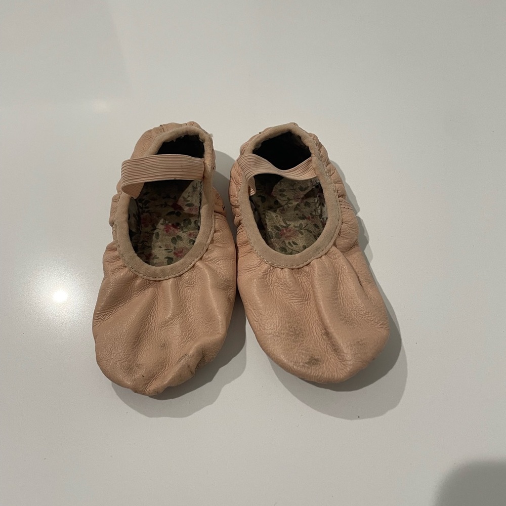 Ballet flats
